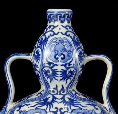 Qianlong Singed Old Chinese Blue and White Gourd Vase W/dragon N1122