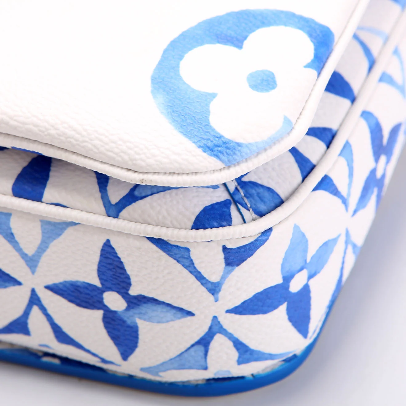 Pochette Metis Giant By The Pool 2.0
