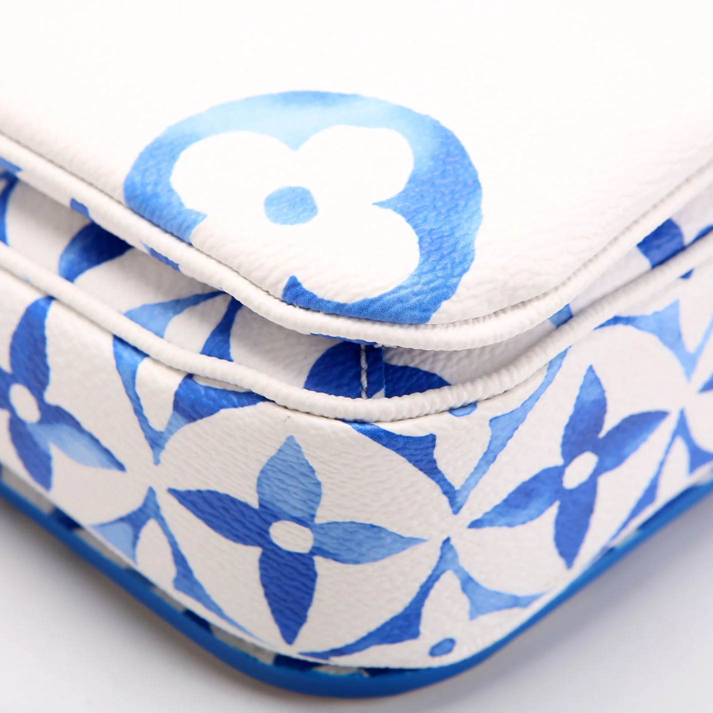 Pochette Metis Giant By The Pool 2.0