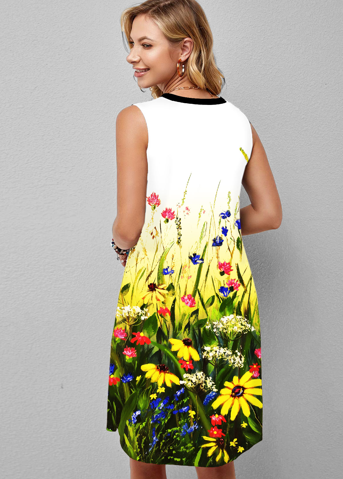 Daisy Print Split Neck Button Detail Dress