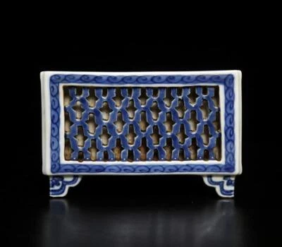 Qianlong Signed Old Antique Chinese Blue & White Porcelain Brush Washer w/flower