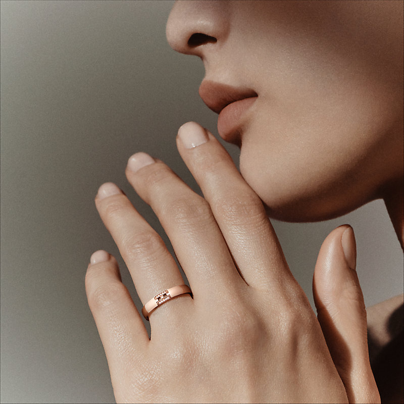 Ever Herakles wedding band
