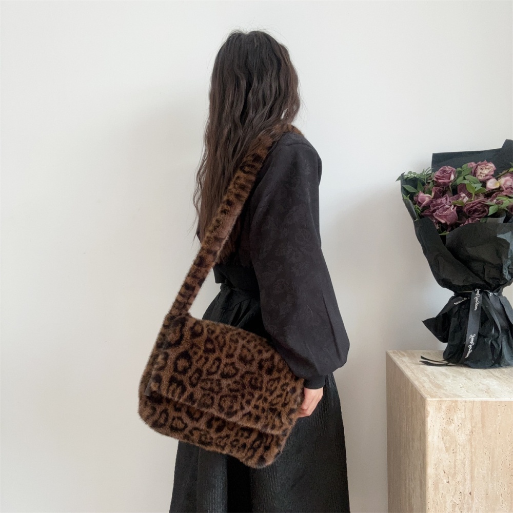 Shoulder leopard elmo autumn and winter students pack