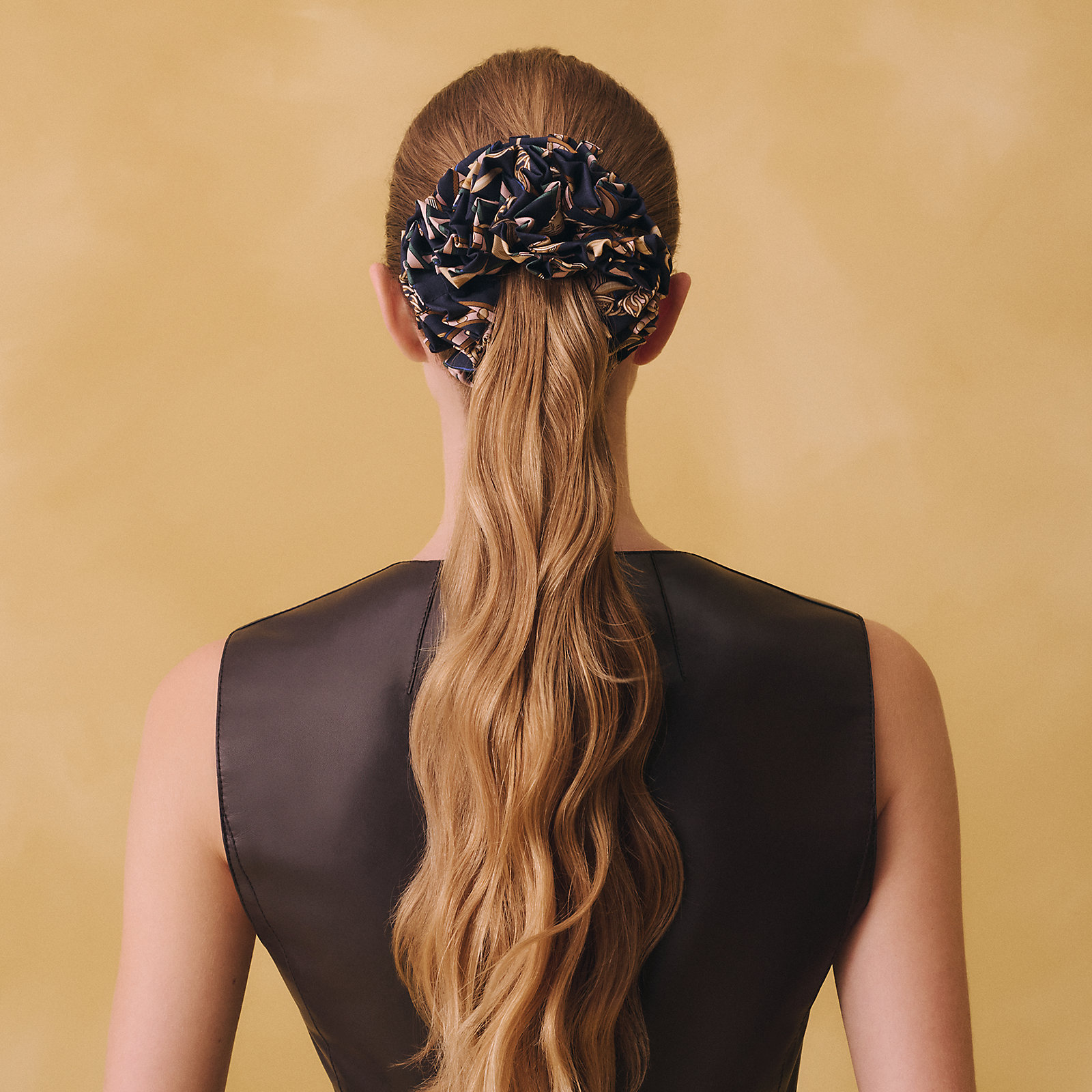 Magnolia Grand Tralala scrunchie