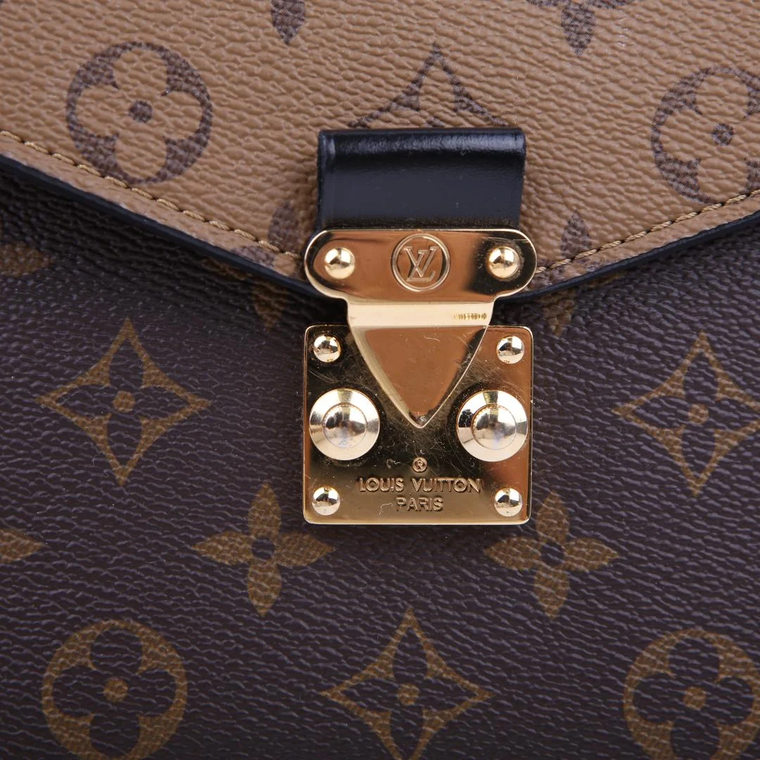 Pochette Metis Reverse Monogram