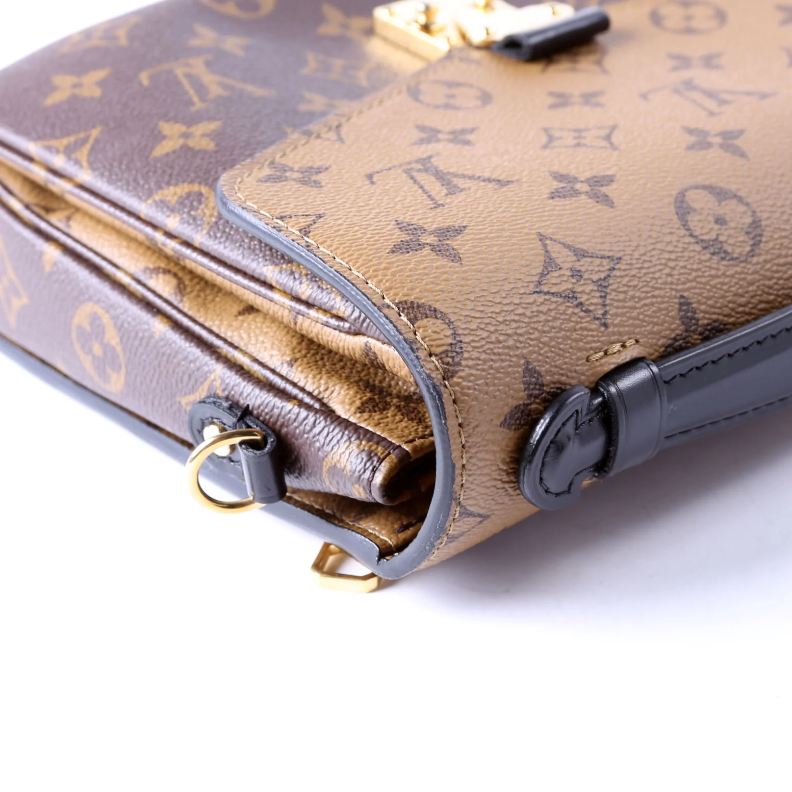 Pochette Metis Reverse Monogram