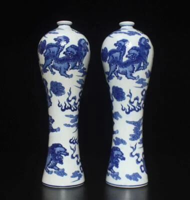 32CM Pair Qianlong Signed Chinese Blue & White Porcelain Vase w/lion