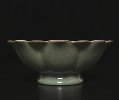 Old Fine Chinese Ru Yao Ru Kiln Bowl w/louts flower