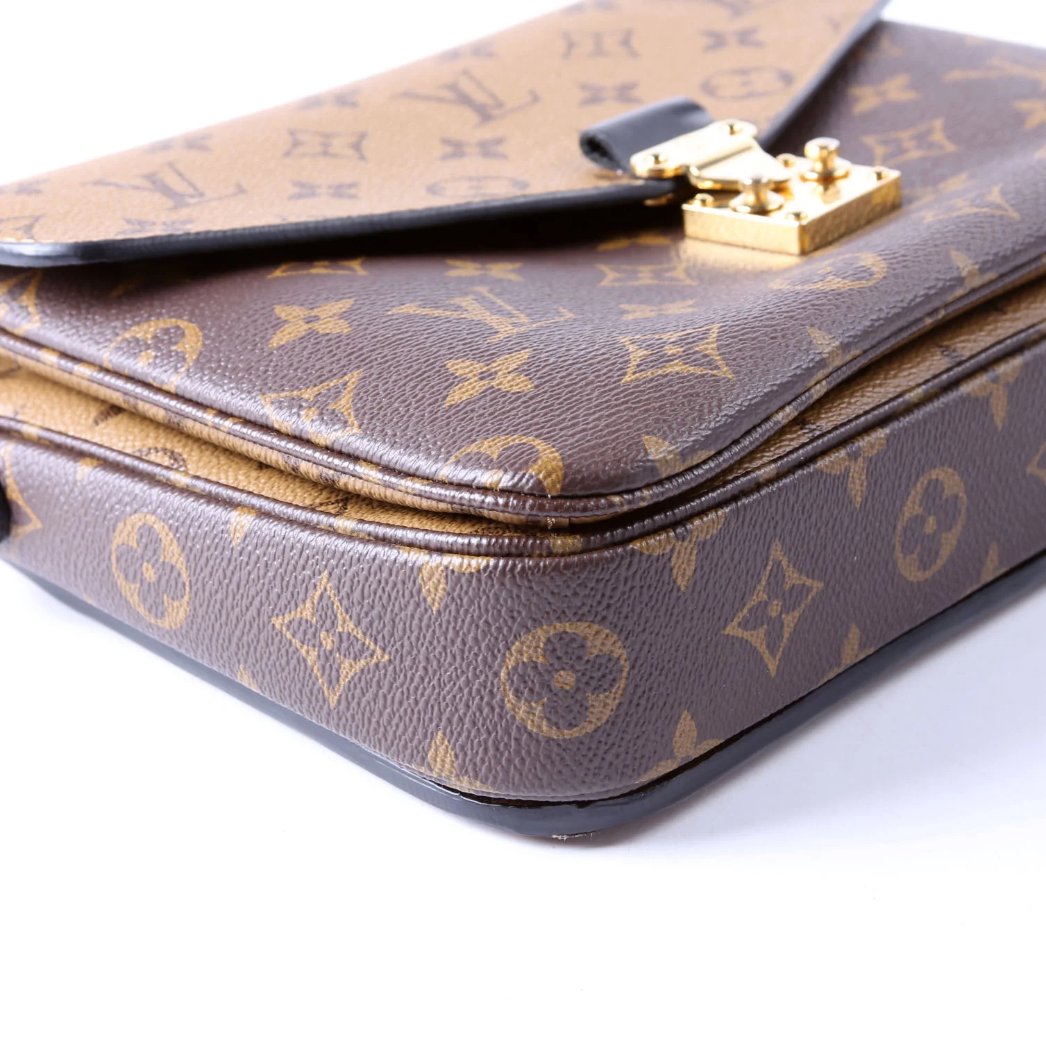 Pochette Metis Reverse Monogram
