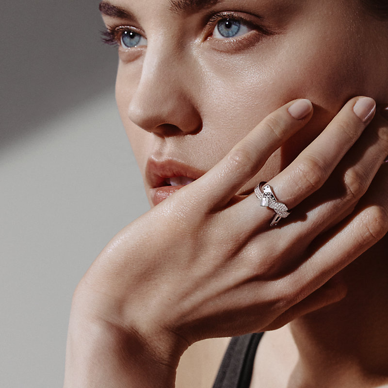 Kelly Gavroche ring