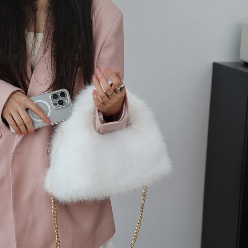 Autumn and winter handbag plush clutch