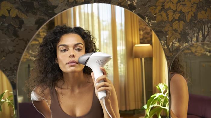 PHILIPS - Epilatore a luce pulsata BRI940/00