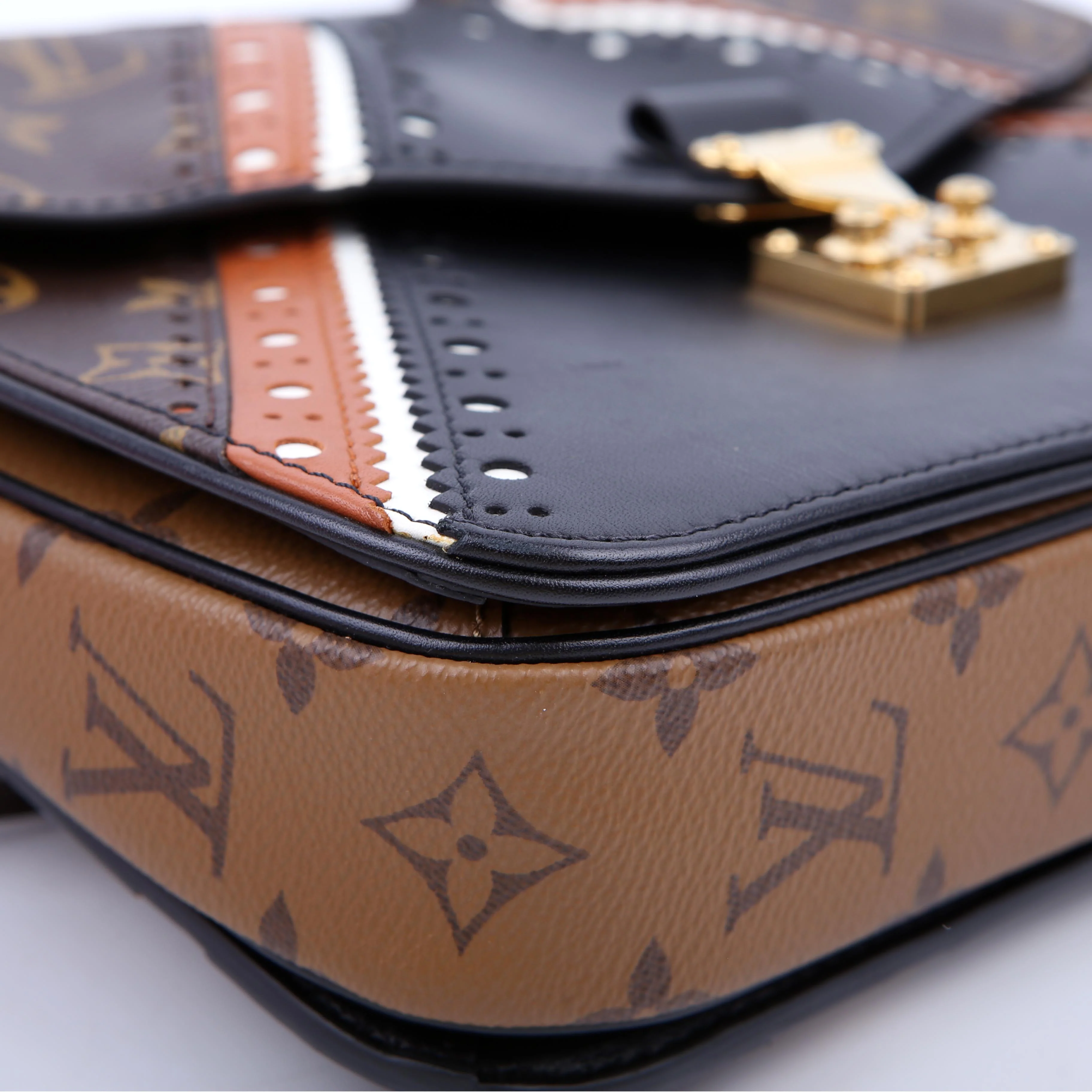 Pochette Metis Monogram Brogue Black/Brown
