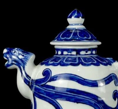 Xuande Signed Old Chinese Blue & White Porcelain Teapot w/dragon N1135