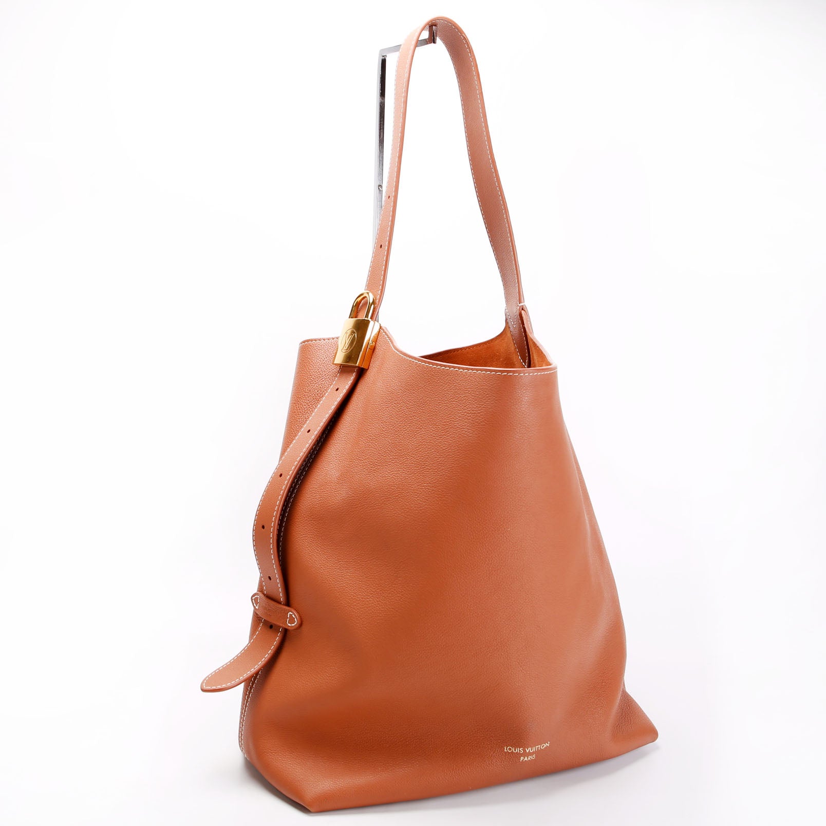 LOUIS VUITTON Low Key Hobo MM Leather