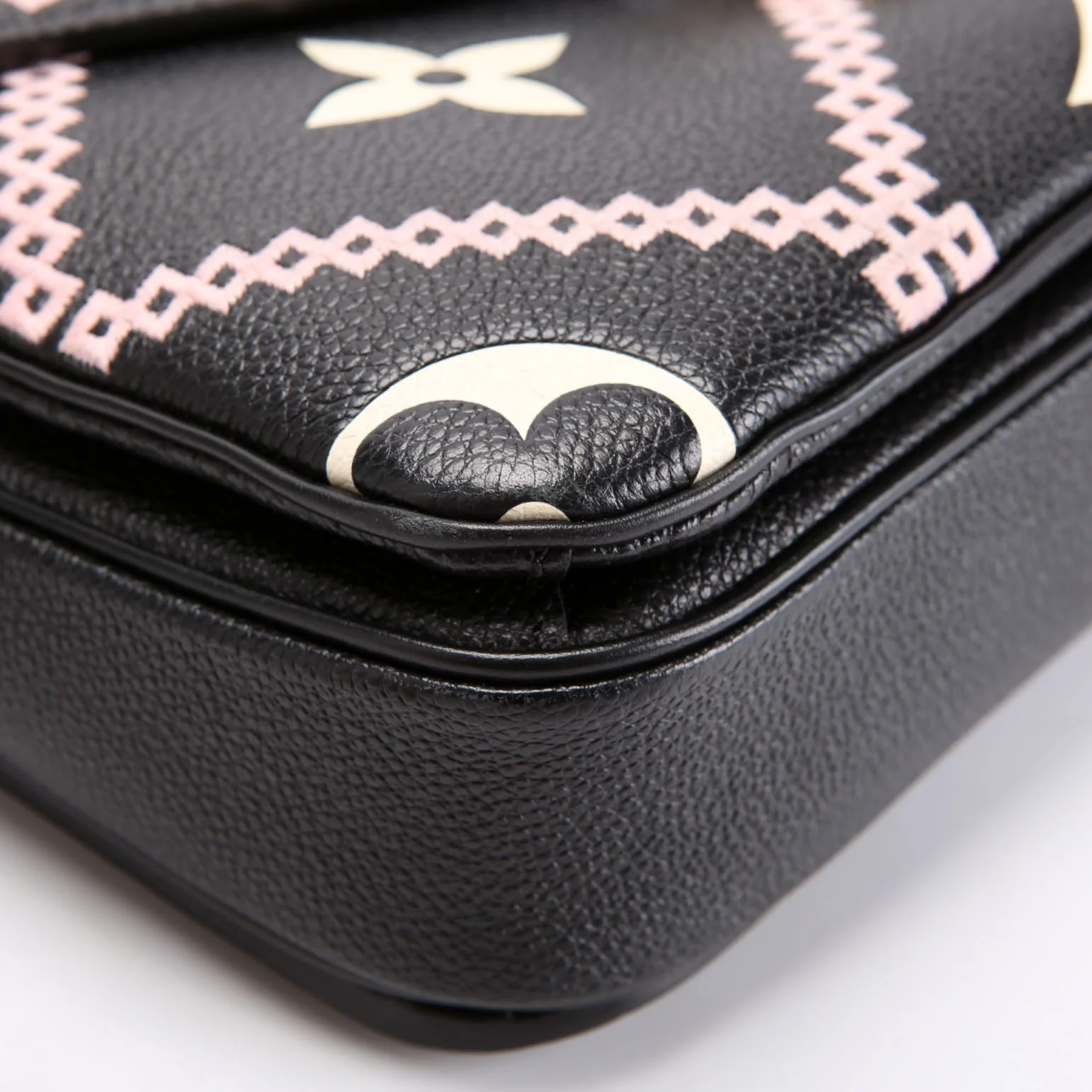 Pochette Metis Empreinte Giant Broderies Black/Pink