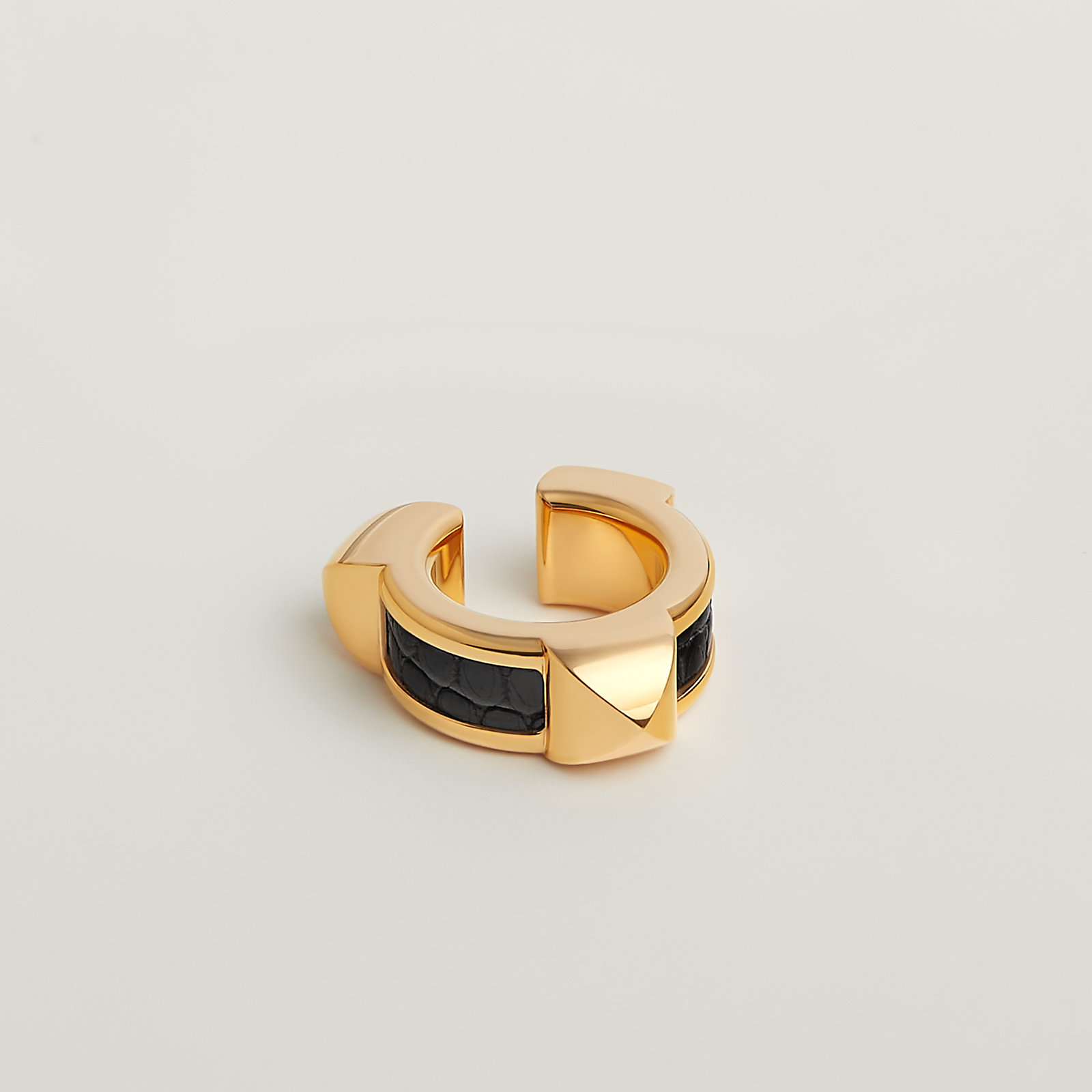 Athena ear cuff