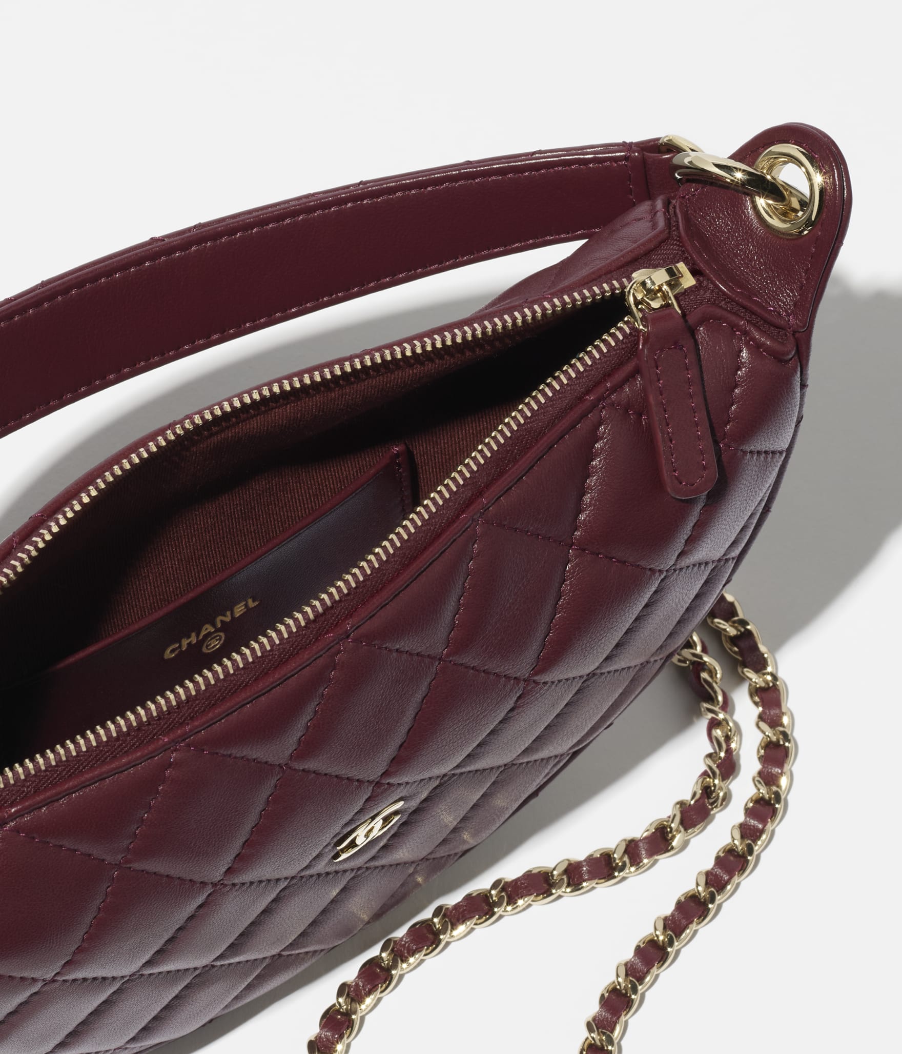 Clutch with chain