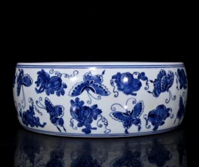 Qianlong Signed Old Chinese Blue and White Brush Washer W/butterfly N439