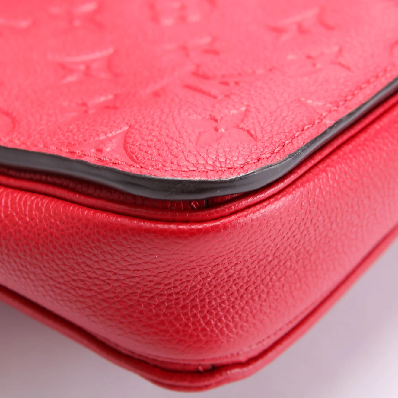 Pochette Metis Empreinte Red