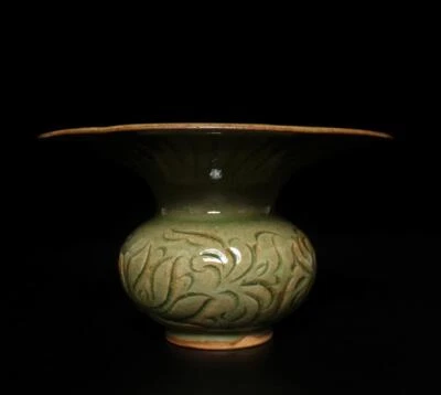 Old Fine Chinese Yue Kiln Pot w/flower