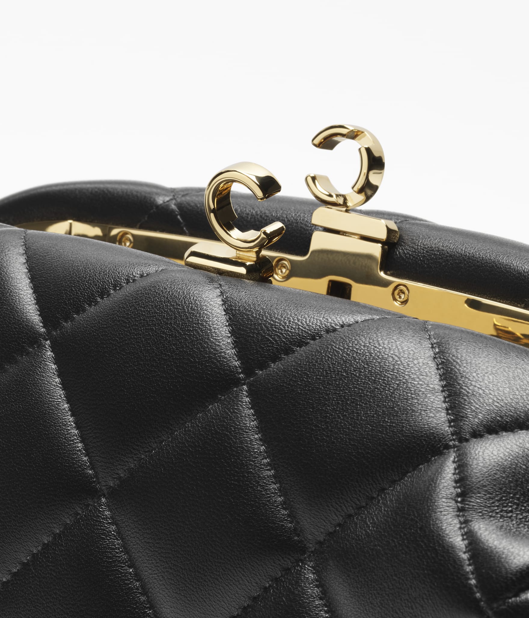 Clutch with chain
