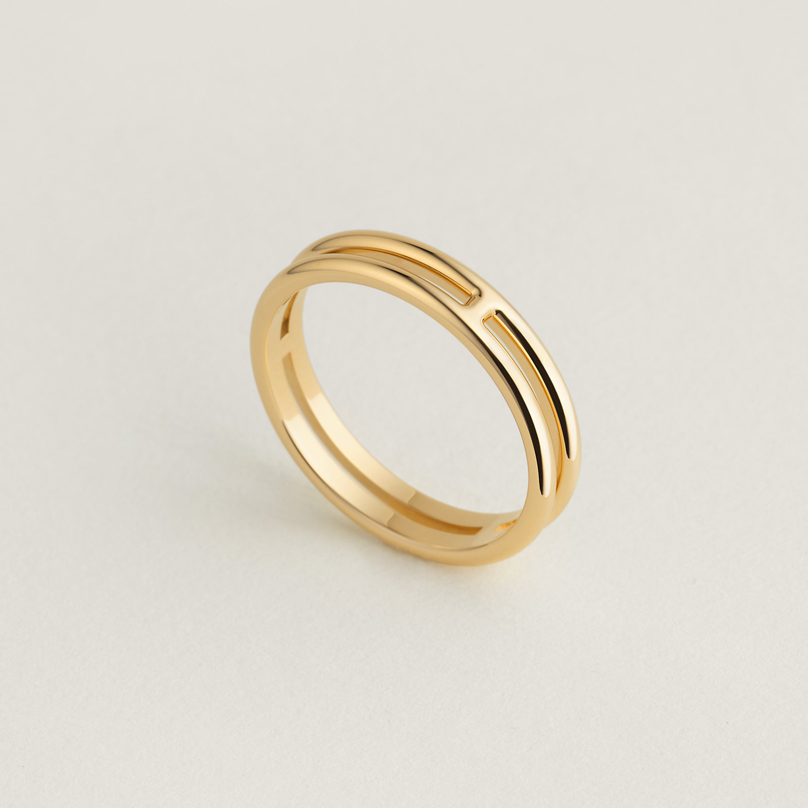 Ariane wedding band