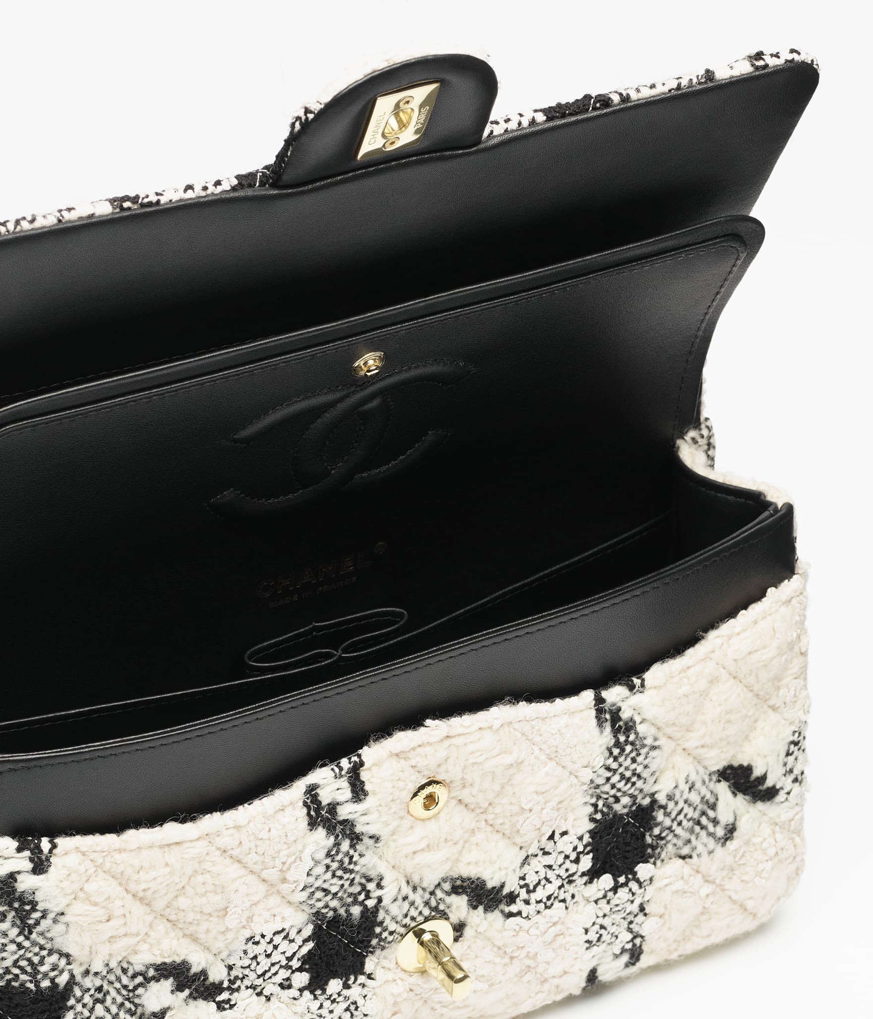 Classic 11.12 Handbag