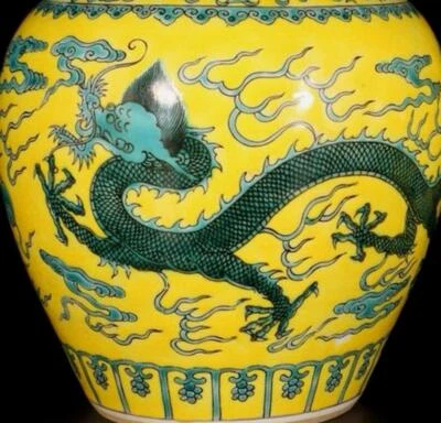 Qianlong Signed Old Chinese Green Color Lid Pot W/dragon N1401