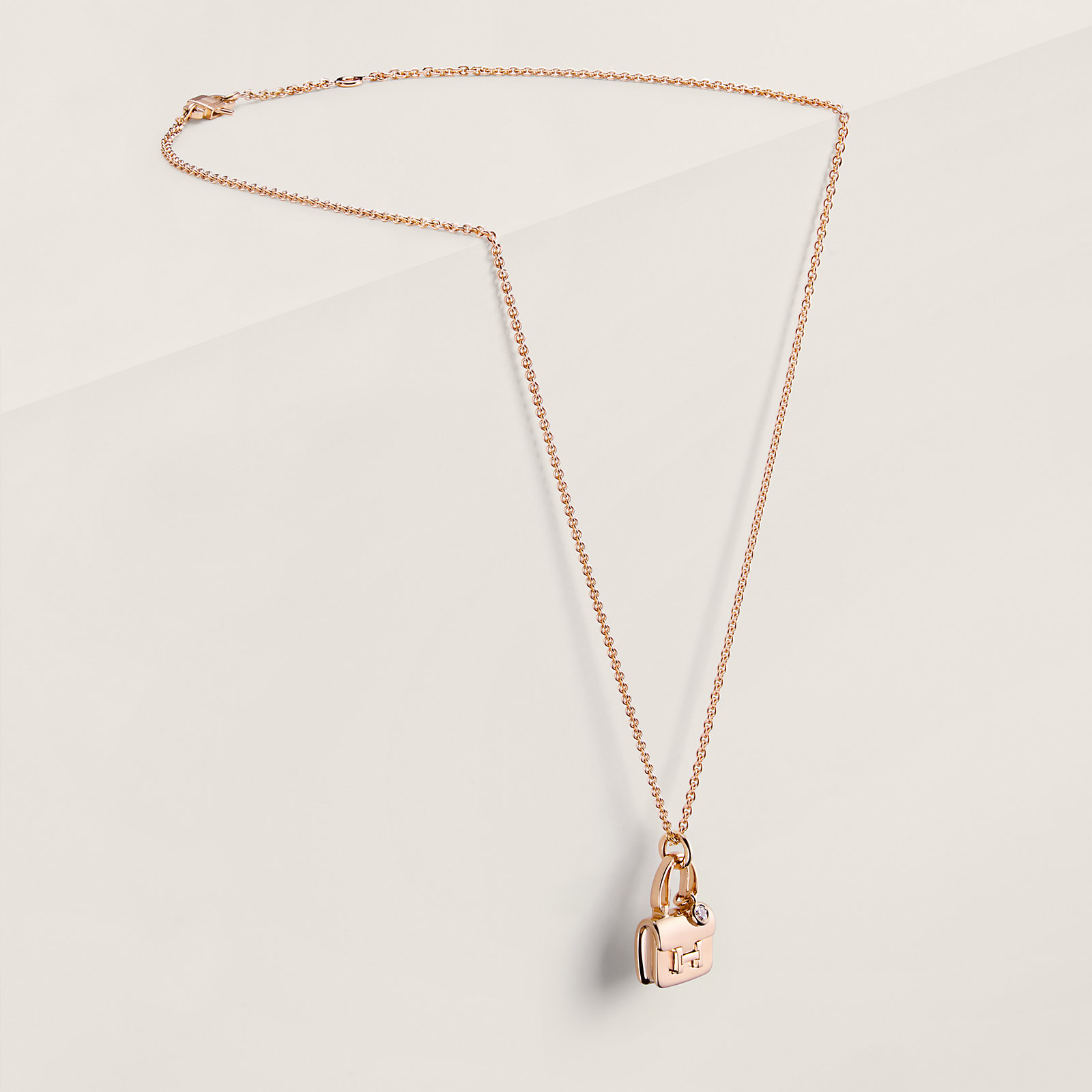 Amulettes Constance pendant