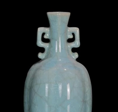 Old Chinese Guan Yao Guan Kiln Vase W/ear N900