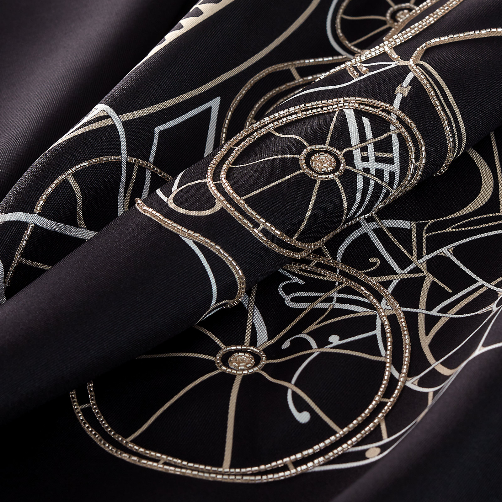 Complication Equestre embroidered scarf 90