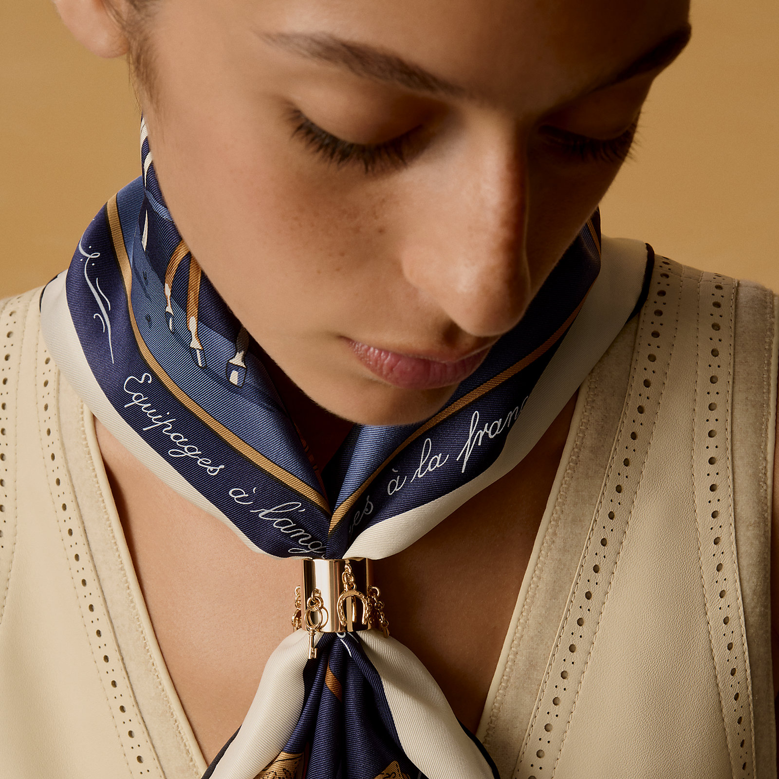 Charm's scarf ring