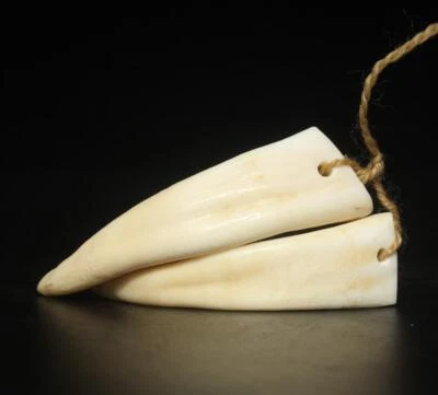 34G Pair Chinese Carved Pendant