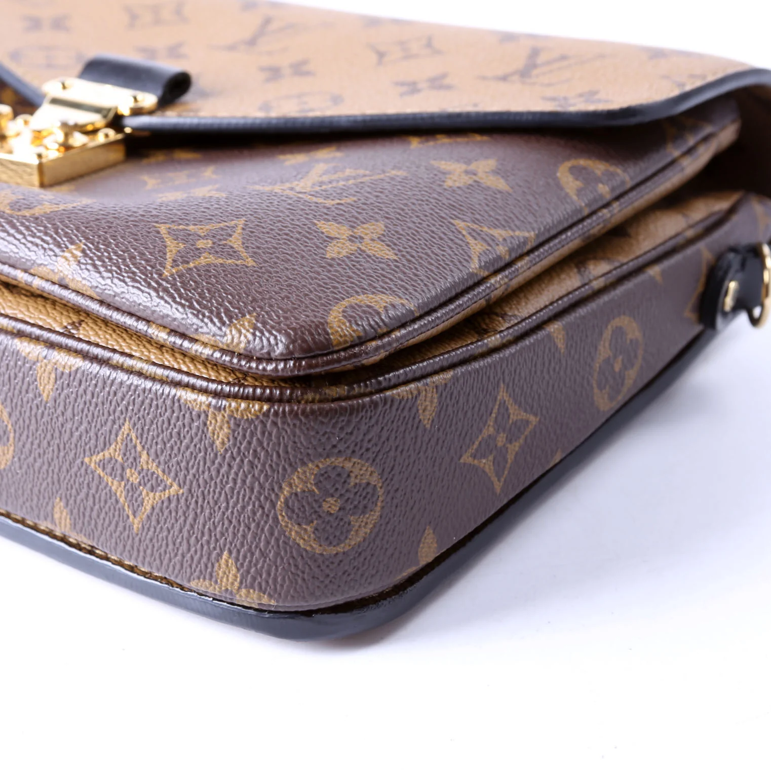 Pochette Metis Reverse Monogram