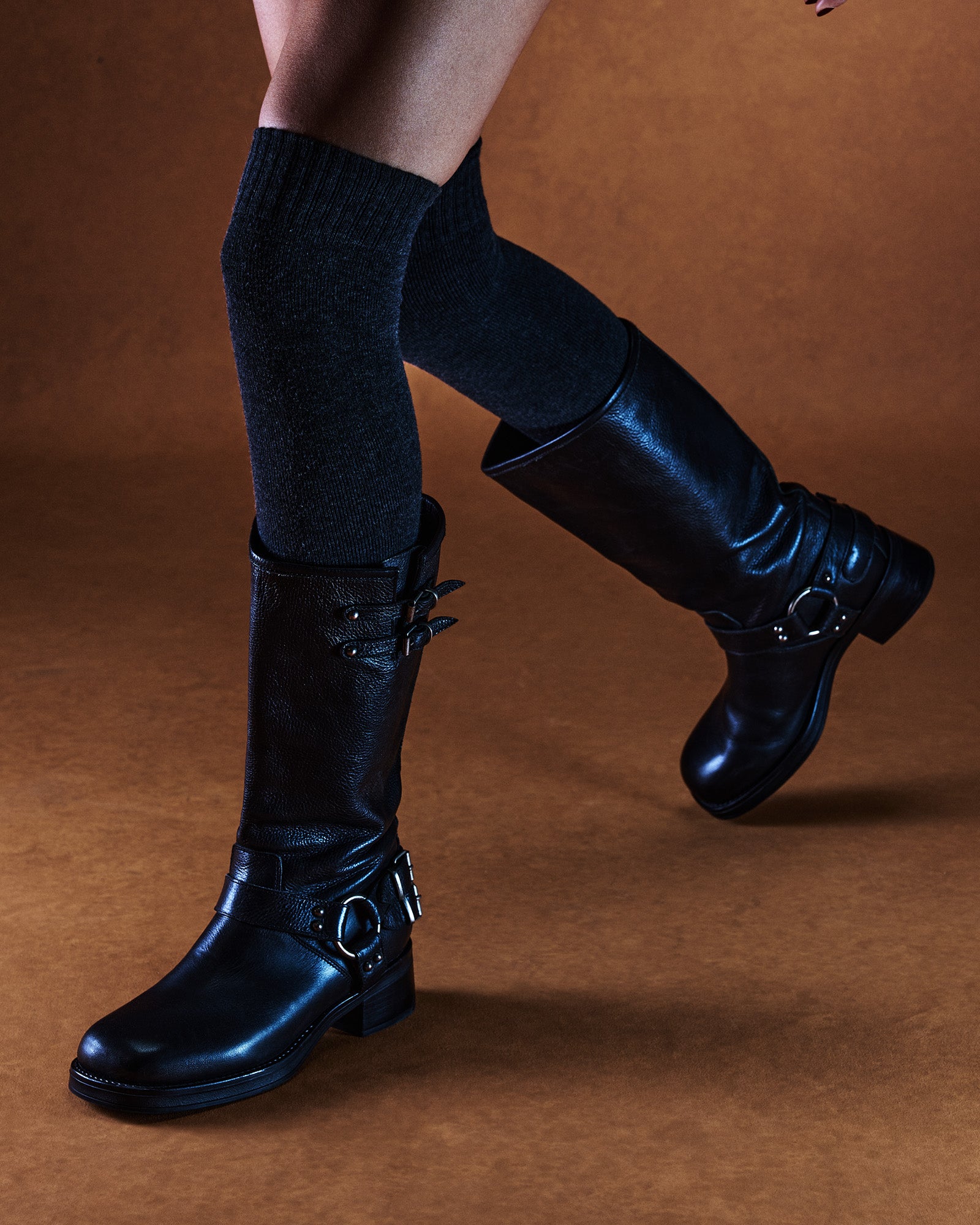 Astor Black Leather
