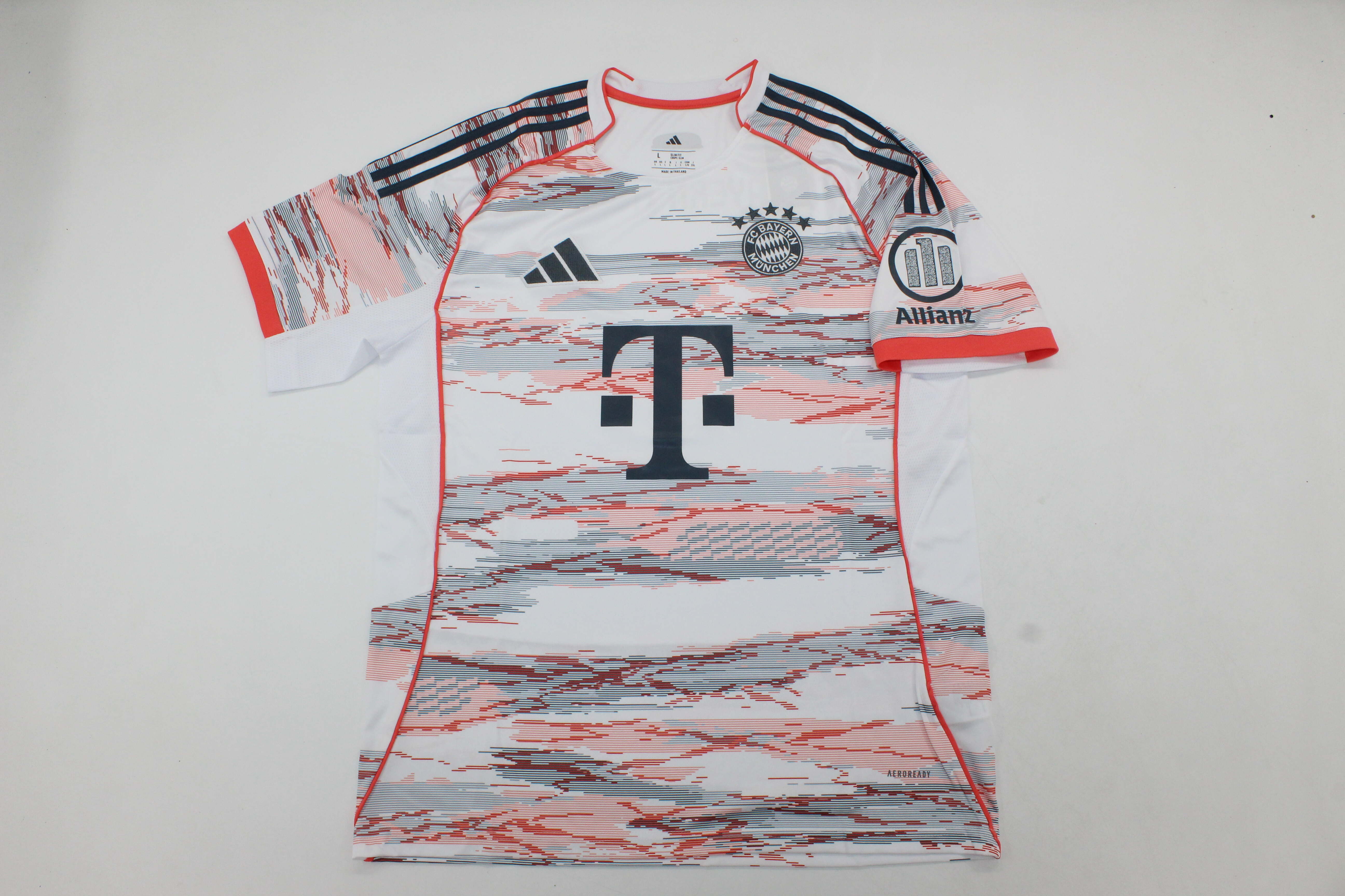 바이에른 뮌헨 25-26 어웨이 유니폼