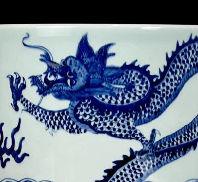 Kangxi Signed Old Chinese Blue & White Porcelain Brush Pot w/ dragon CK301