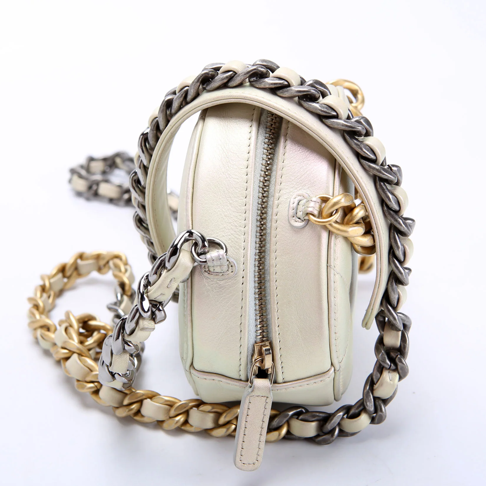 CHANEL 19 Round Clutch Iridescent Calfskin 30M