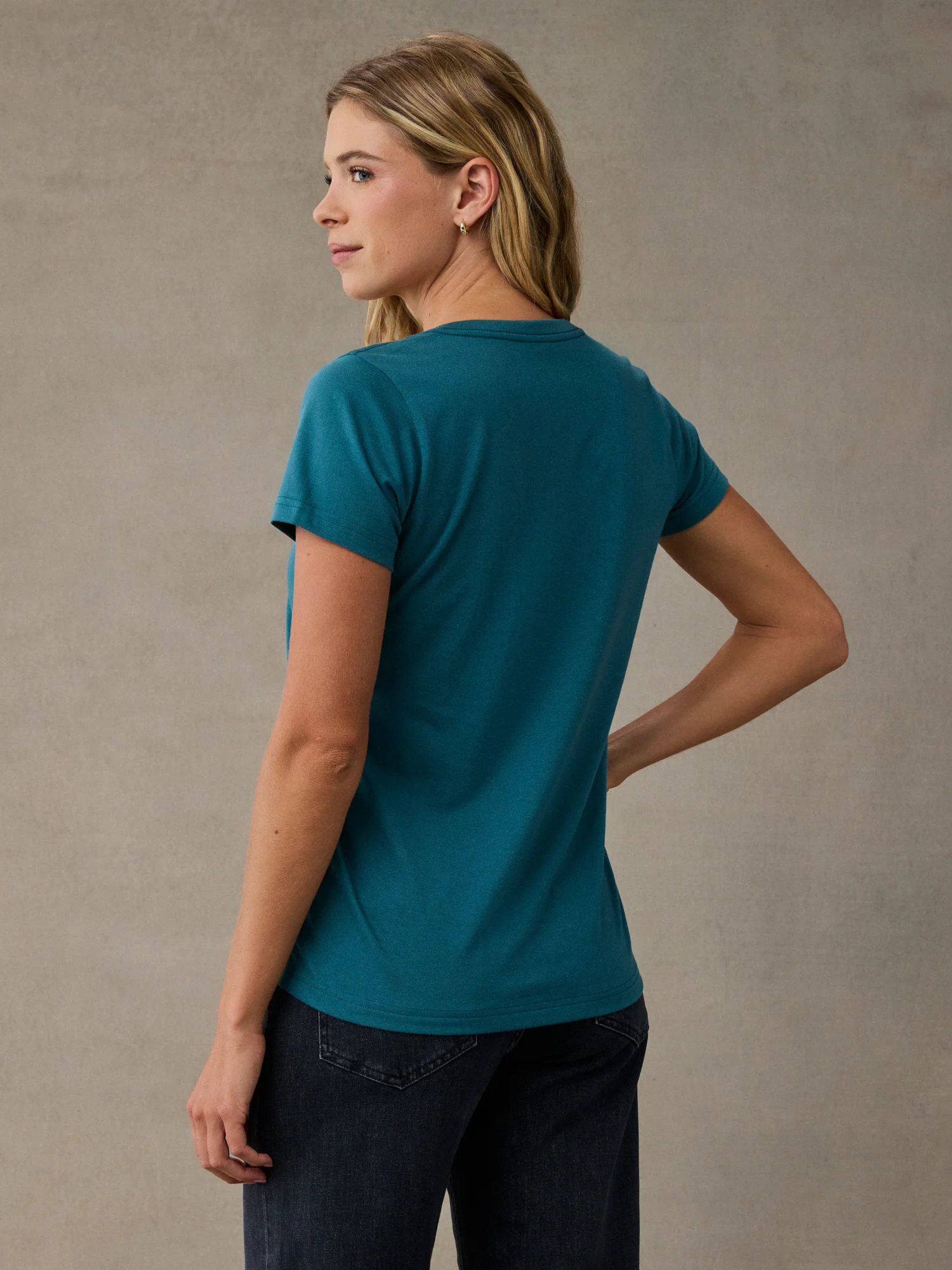 Laguna Everyday V-Neck Tee