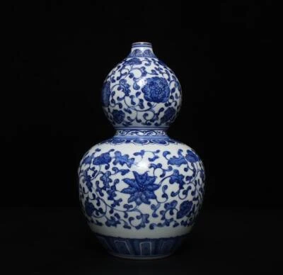 Qianlong Signed Antique Chinese Blue & White Porcelain Gourd Vase w/ flower