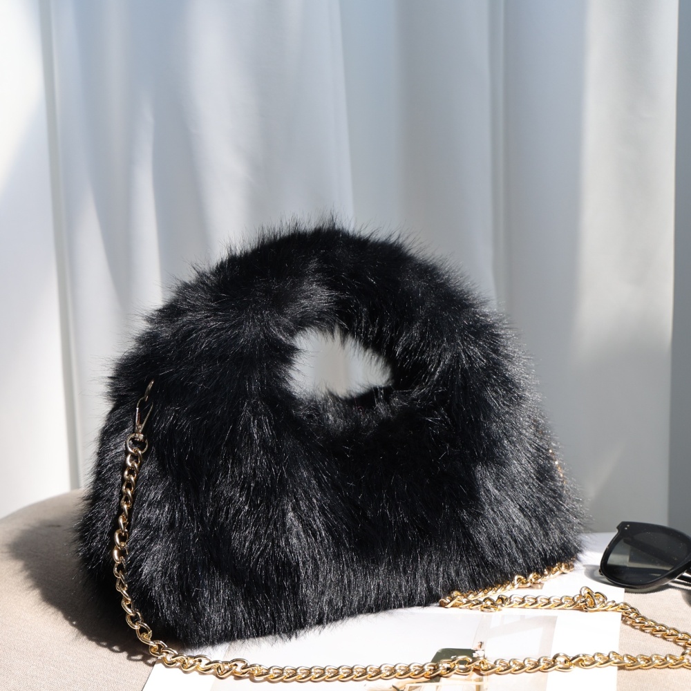 Autumn and winter handbag plush clutch