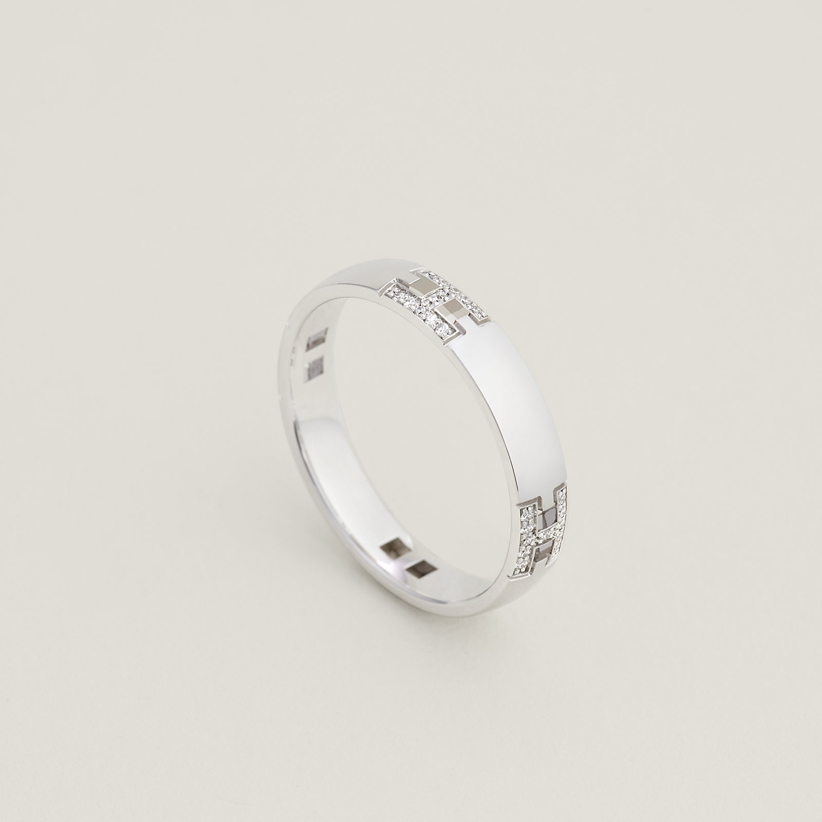 Ever Herakles wedding band