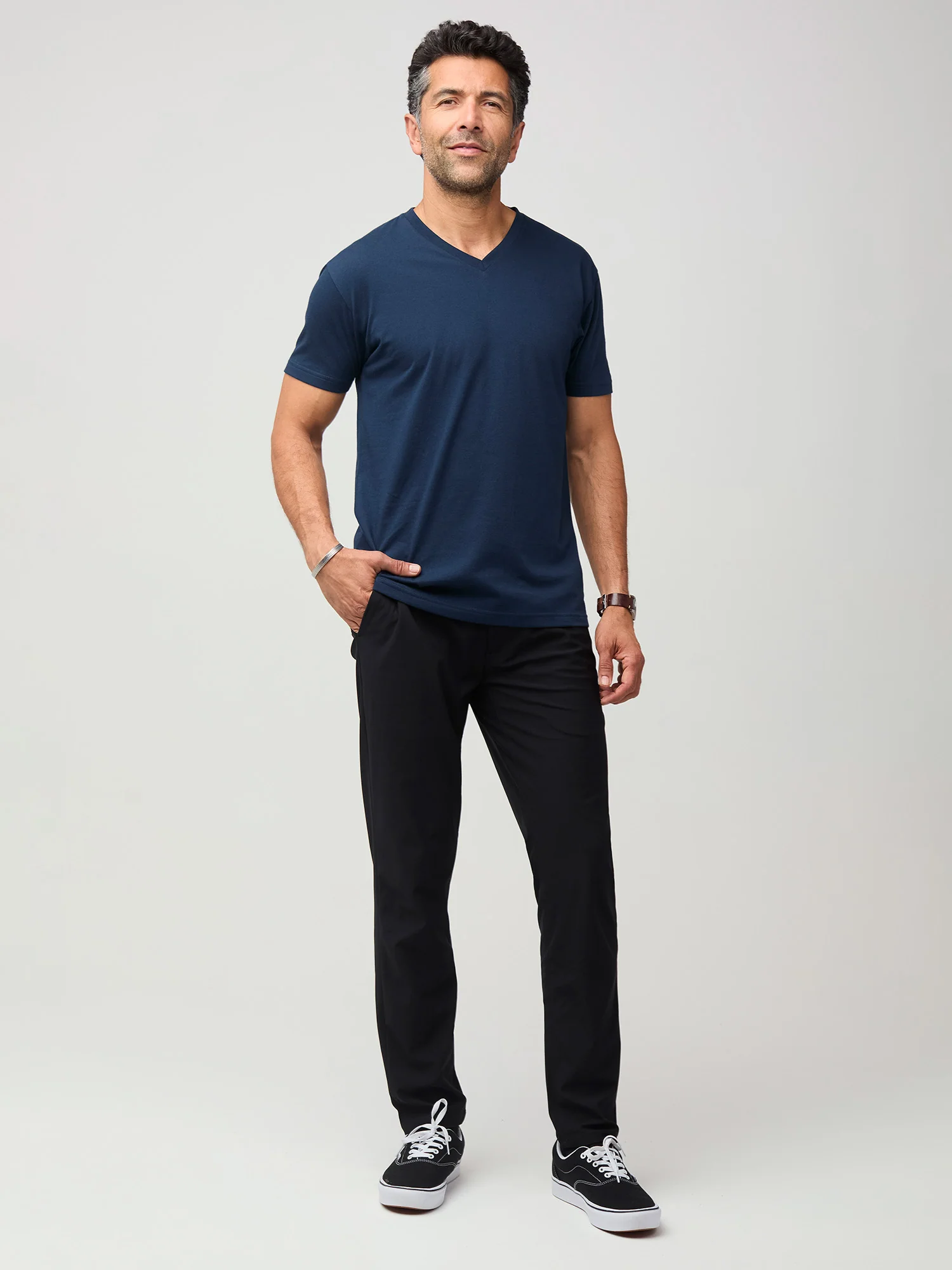 Winter Essentials V-Neck 10-Pack