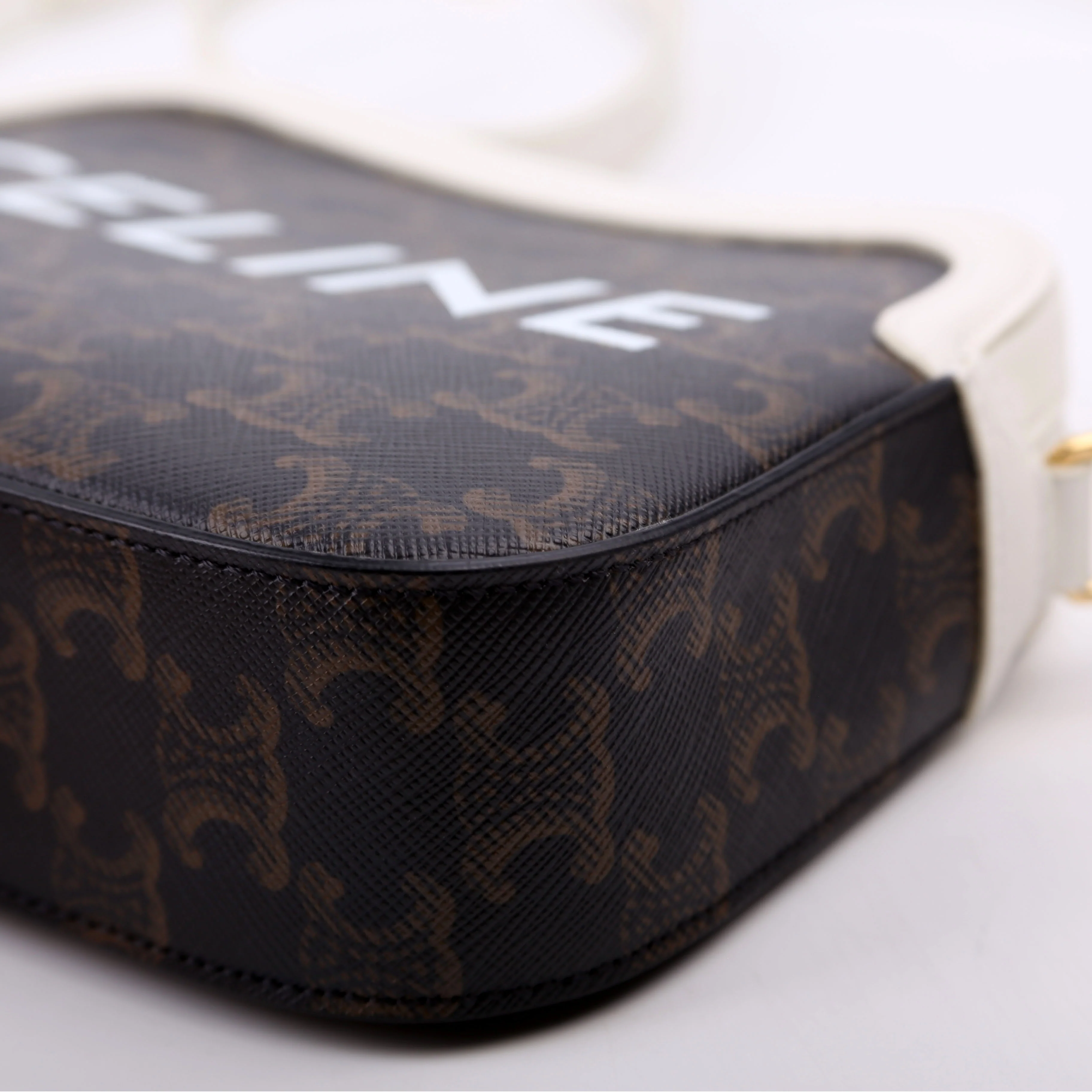 Triomphe Canvas Camera Small White