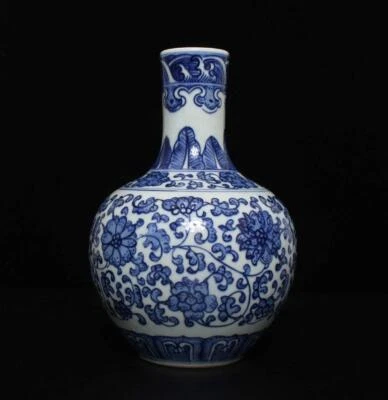 Qianlong Signed Antique Chinese Blue & White Porcelain Vase w/ flowers