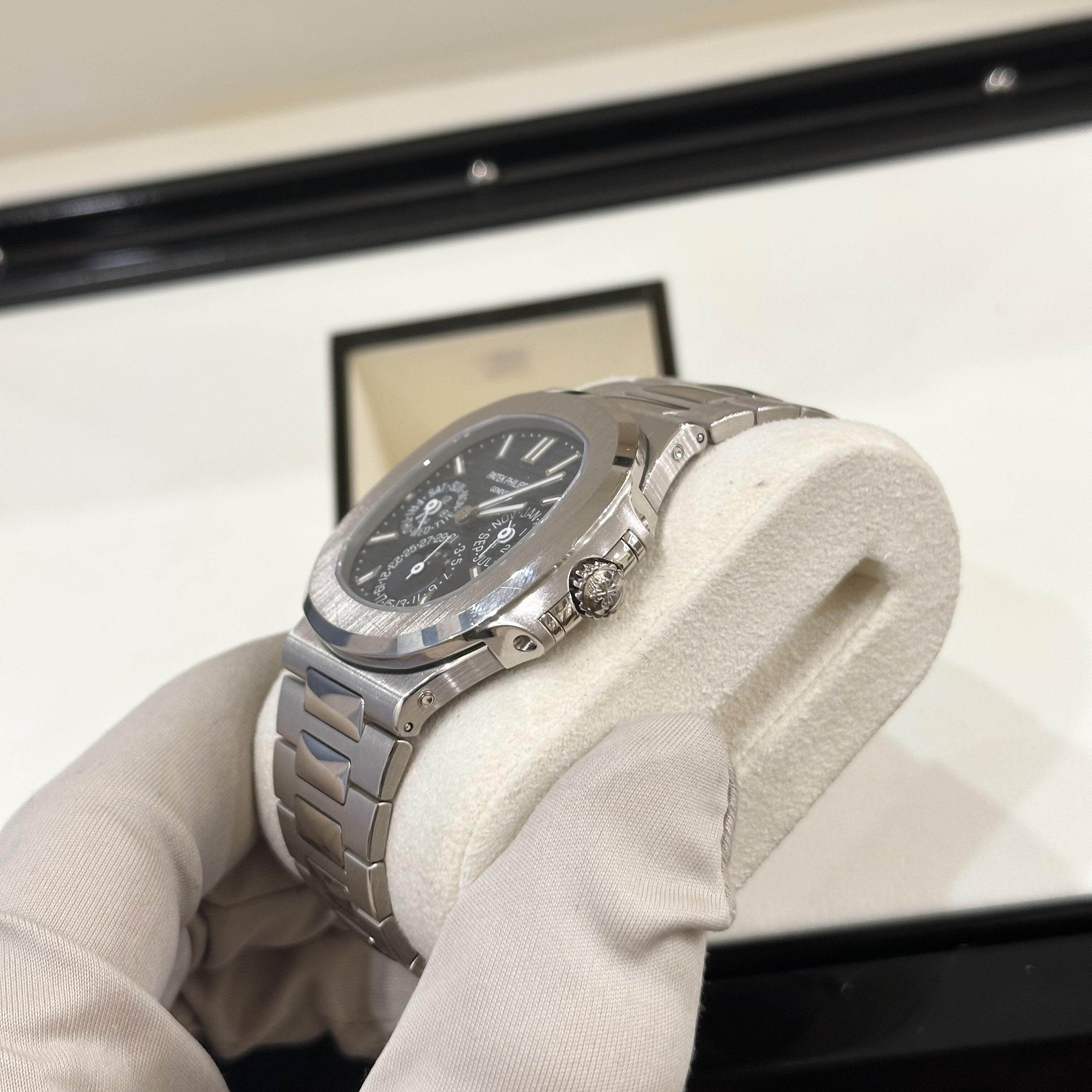 🔥🔥Best selling specials🔥🔥Patek Philippe Nautilus White Gold 5740-1G-001 with Blue Sunburst dial