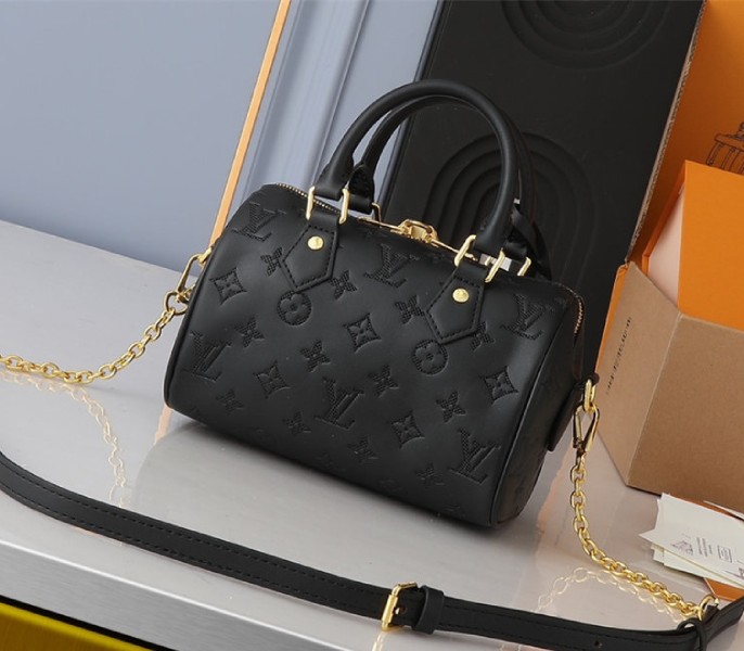 Louis Vuitton Other Leathers Speedy Bandouliere 20 Handbag In Black - Louis Vuitton