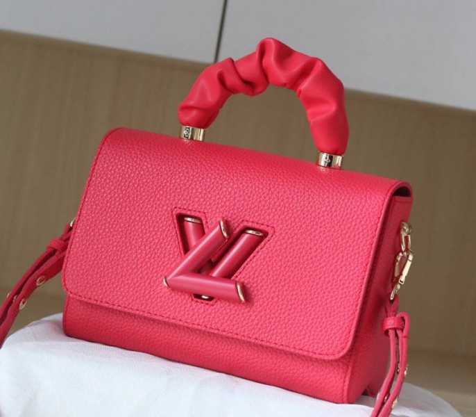 Louis Vuitton Taurillon Leather Twist MM Scrunchie Handle In Pondichery Pink - Louis Vuitton