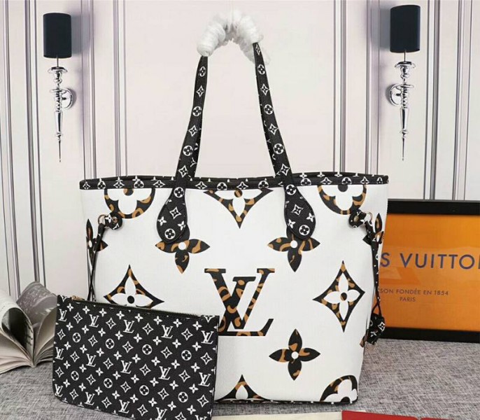 Louis Vuitton Giant Neverfull MM Tote In Cream And Caramel - Louis Vuitton